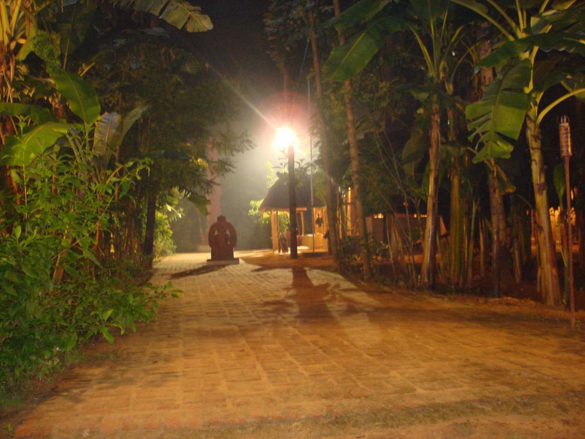 Indeco Hotels Swamimalai Kumbakonam Esterno foto
