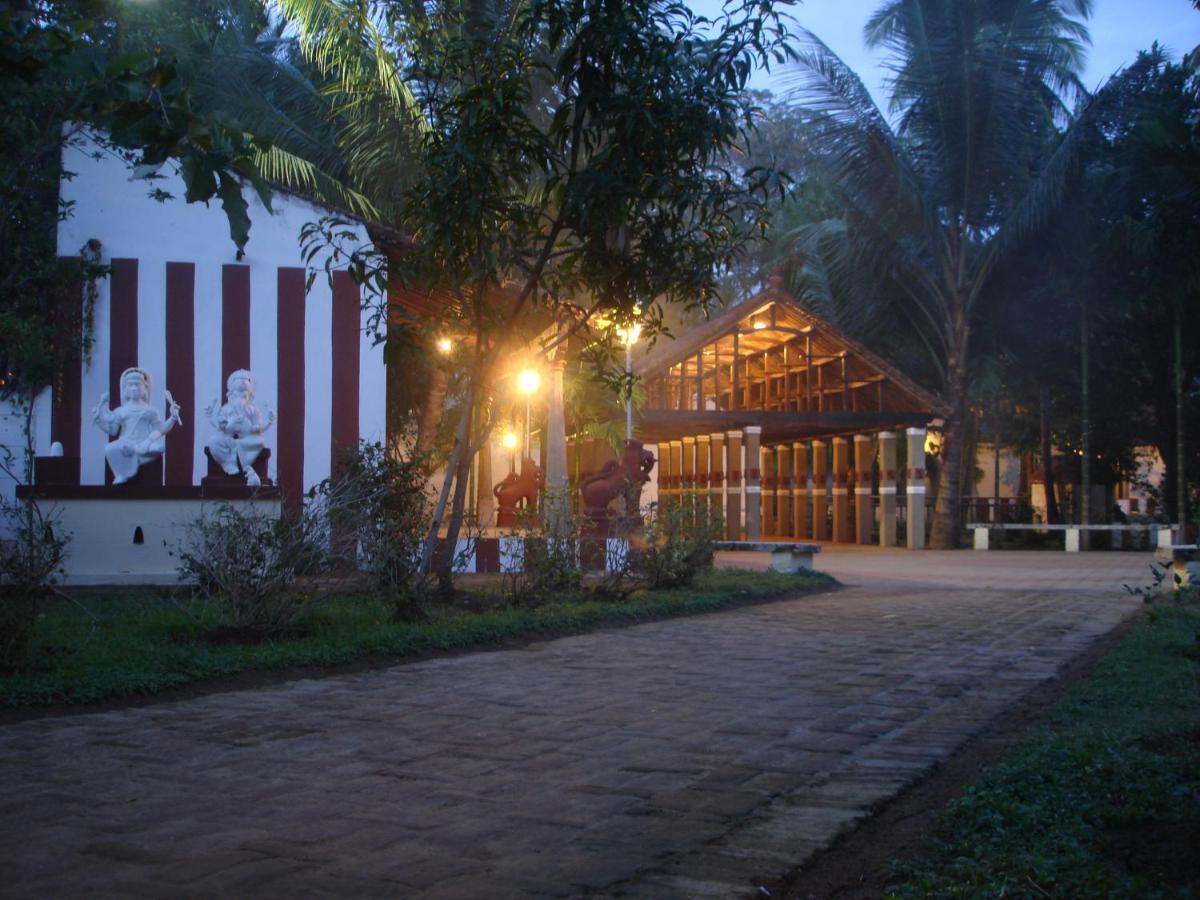 Indeco Hotels Swamimalai Kumbakonam Esterno foto